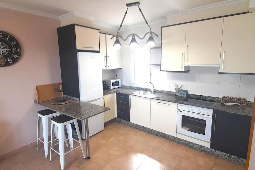 פוז Apartamento Vistas Al Mar מראה חיצוני תמונה